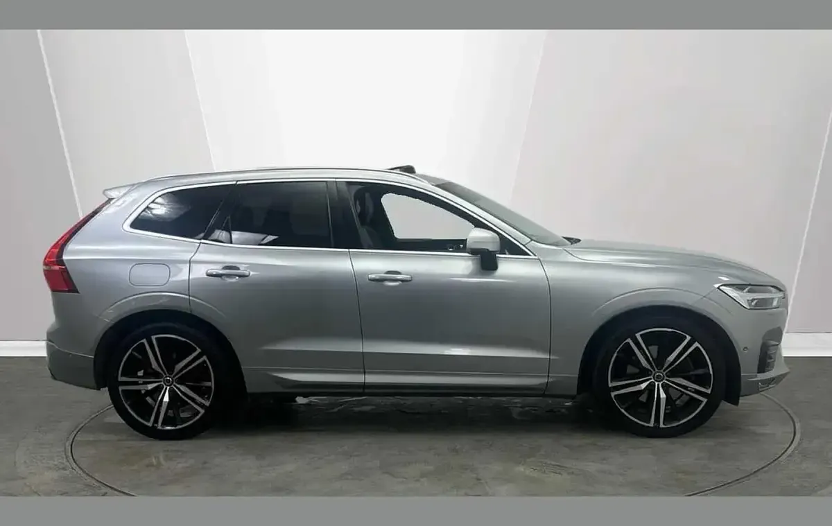 Used Volvo XC60 R-Design Pro 232 HP (170 kW) 2018 Silver SUV