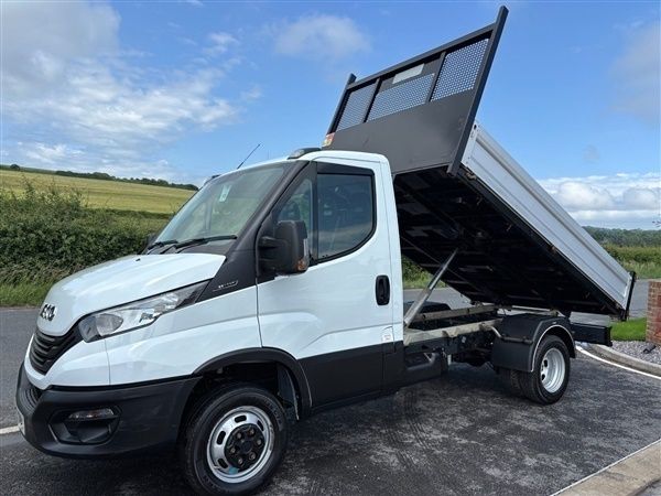 White Used 2022 Iveco Daily | £21,990 (Expensive) - Image 1/1