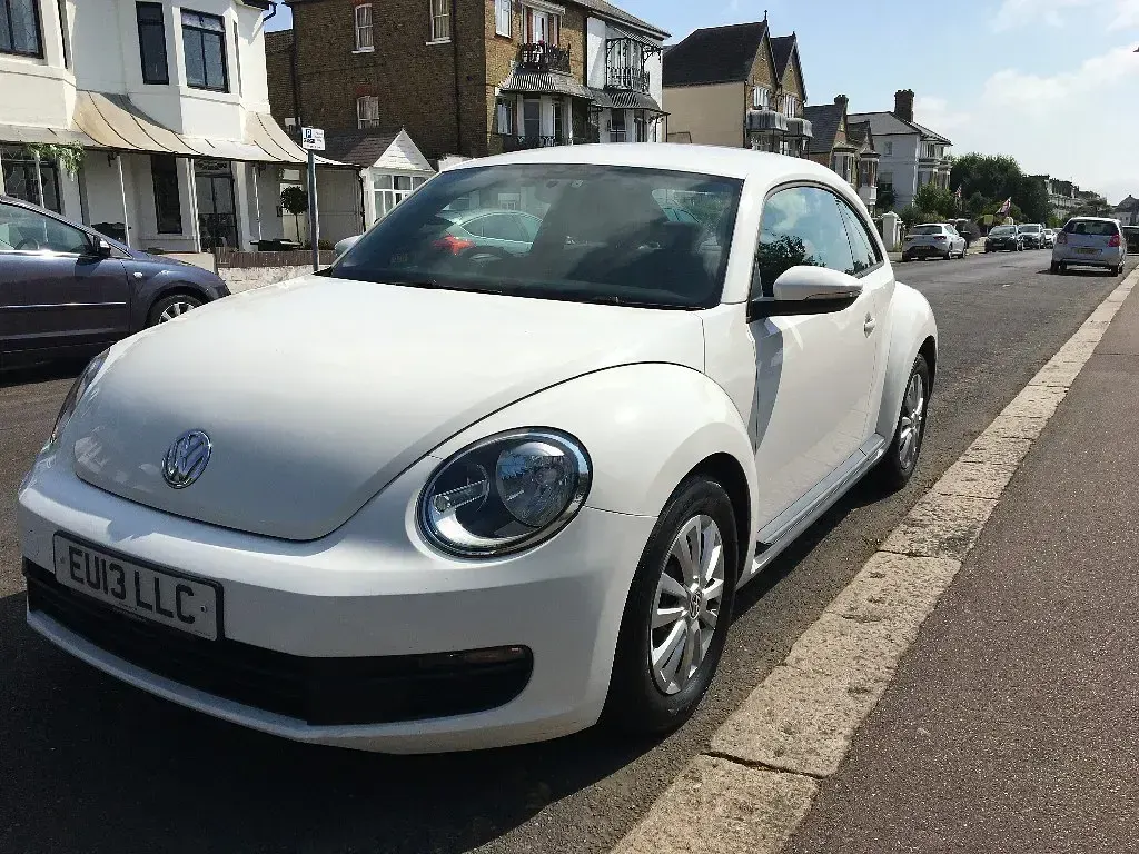 Used VW Beetle 105 HP (77 kW) 2013 White Hatchback