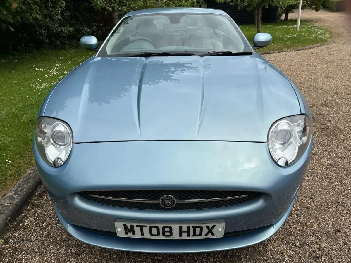 Usado Jaguar XK 300 CV (220 kW) 2008 Azul Coupe