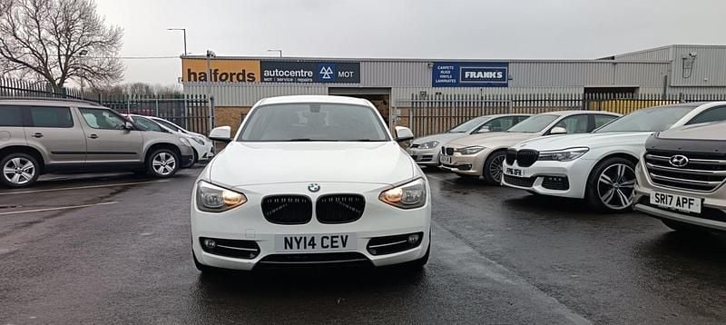 Used BMW 116 Sport Line 2014 White Hatchback