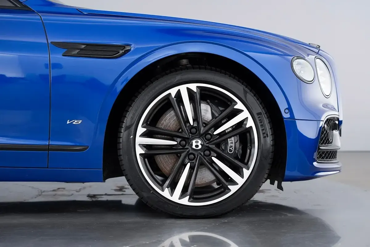 Used Bentley Flying Spur 550 HP (404 kW) 2020 Blue Sedan