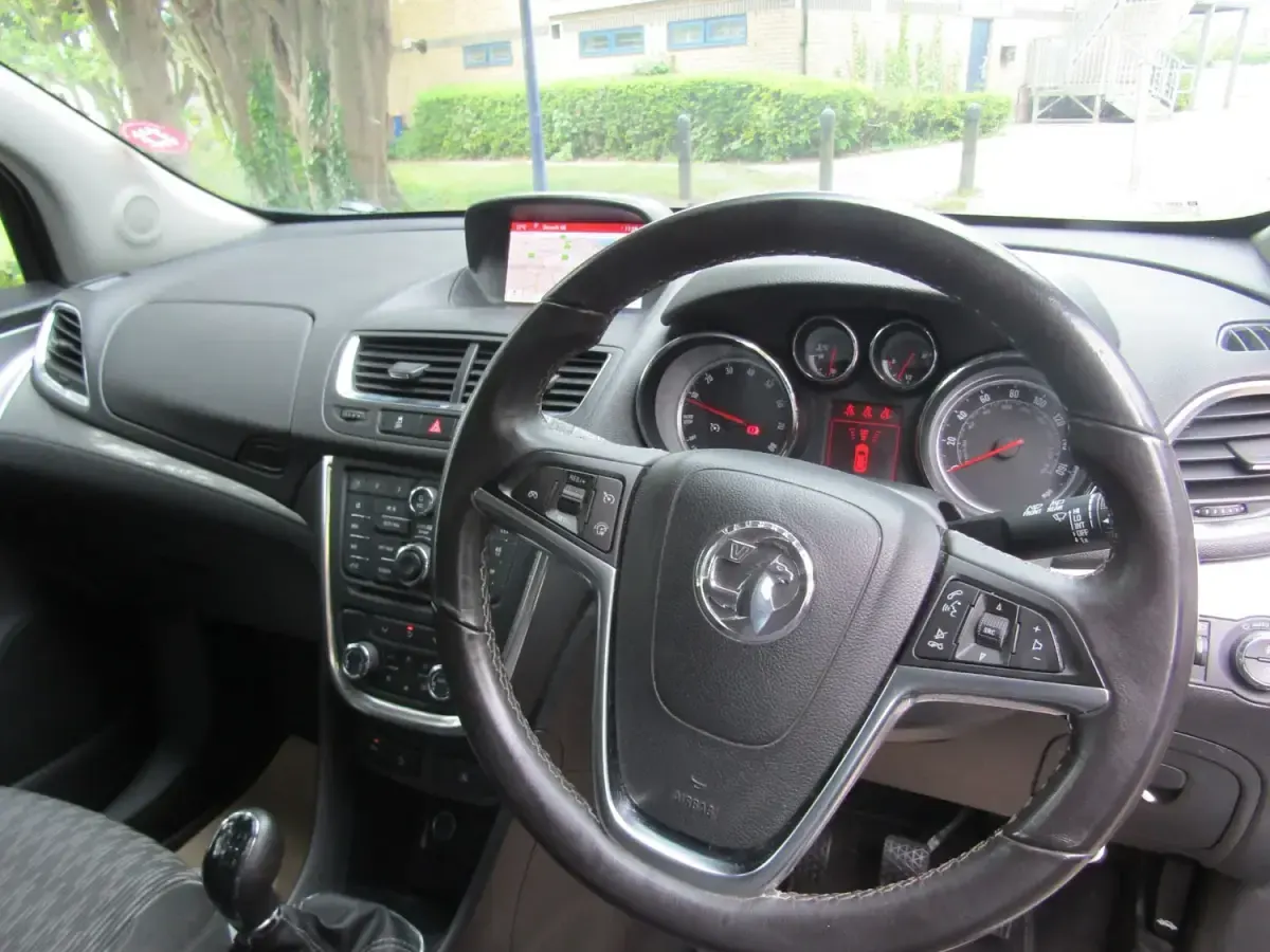 Second-hand Vauxhall Mokka 140 CP (102 kW) 2015 Argintiu SUV
