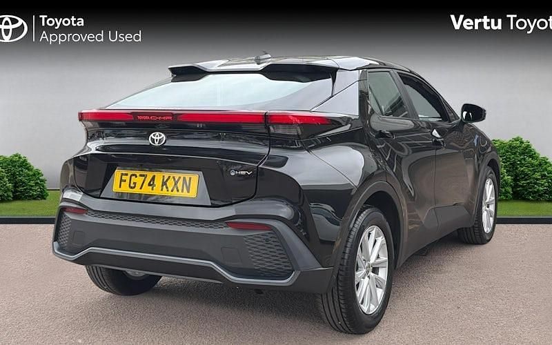 Usado Toyota C-HR 140 HP (102 kW) 2026 SUV
