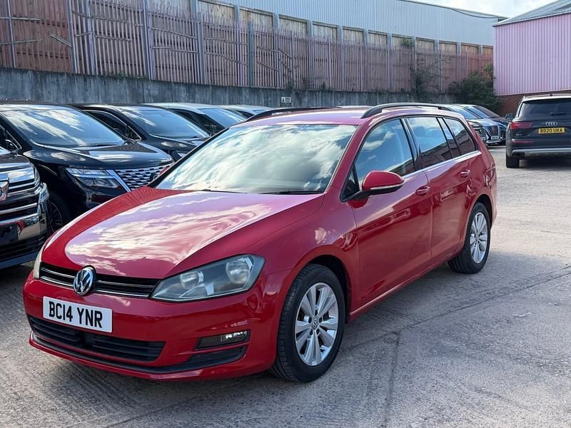 Begagnad VW Golf VII 2014 Röd Kombi