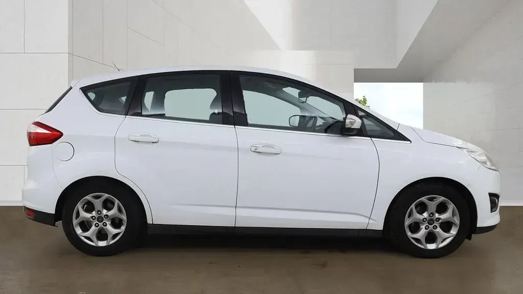 Used Ford C-MAX Zetec 2014 White MPV