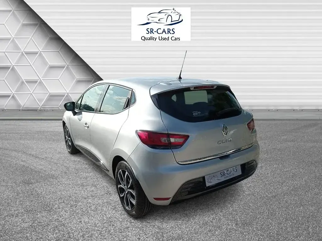 Used Renault Clio Play 90 HP (66 kW) 2019 Silver Hatchback