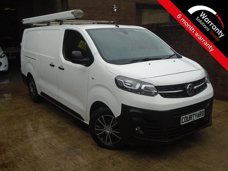 Used Vauxhall Vivaro S 100 HP (73 kW) 2020 White MPV