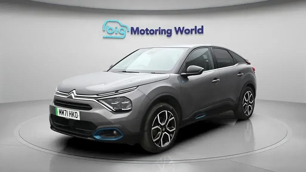 Begagnad Citroën e-C4 Shine 100 kW (136 HK) 2021 Halvkombi