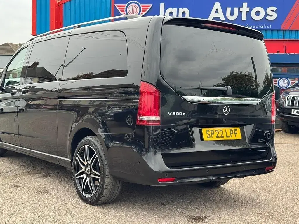 Used Mercedes V300 AMG line 237 HP (174 kW) 2022 Black MPV