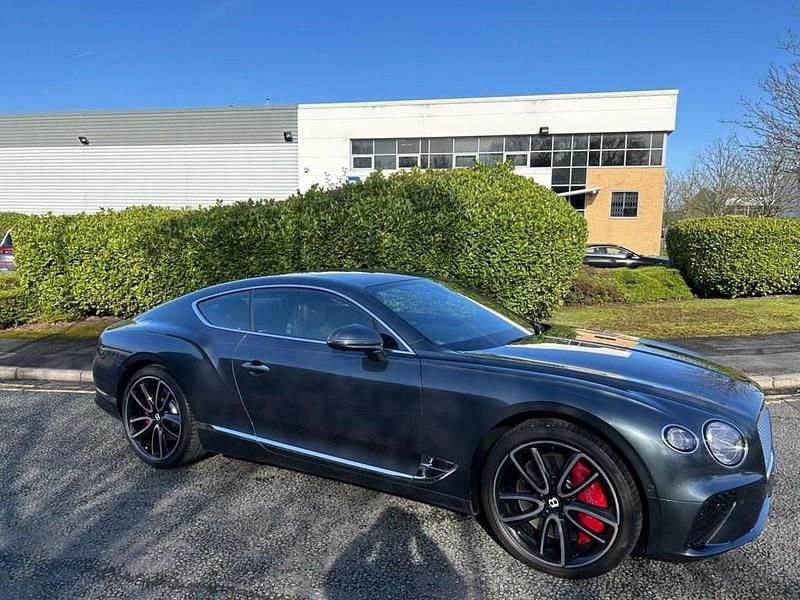 Begagnad Bentley Continental 635 HK (467 kW) 2019 Grå Sportkupé