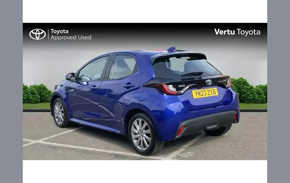 Used Toyota Yaris 116 HP (85 kW) 2023 Blue Hatchback