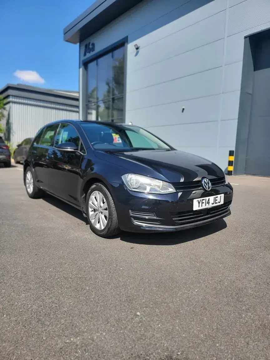 Used VW Golf VII SE 105 HP (77 kW) 2014 Black Hatchback