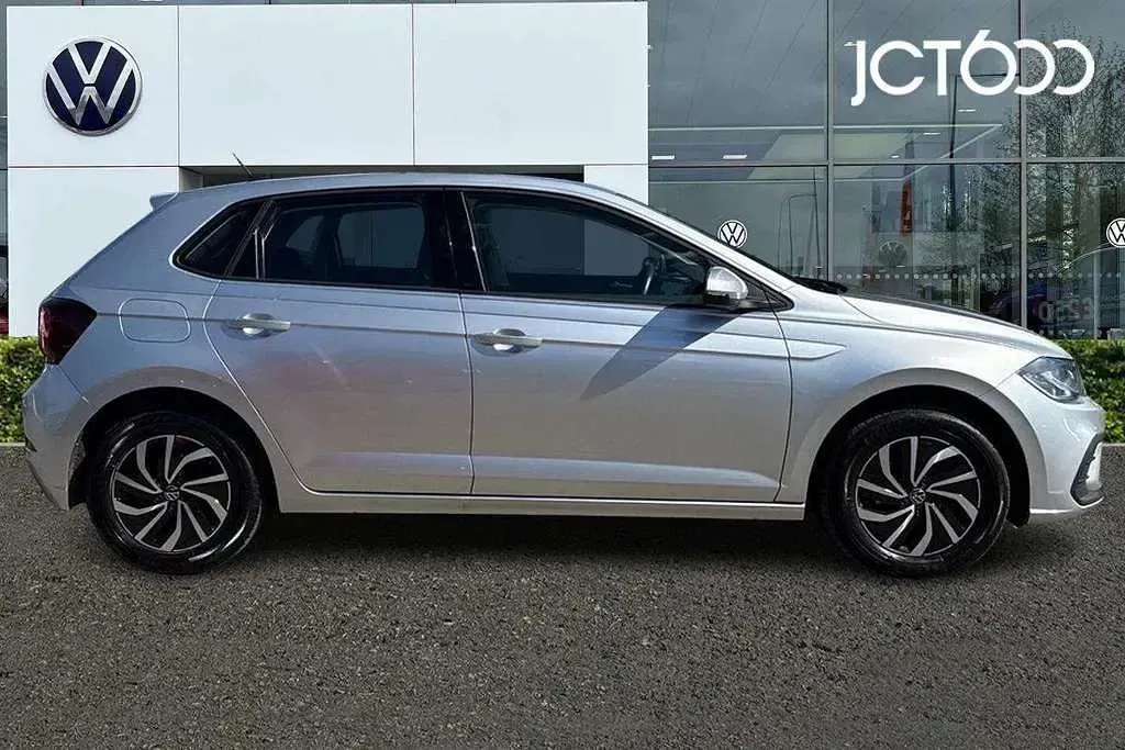 Used VW Polo Life 95 HP (69 kW) 2023 Silver Hatchback