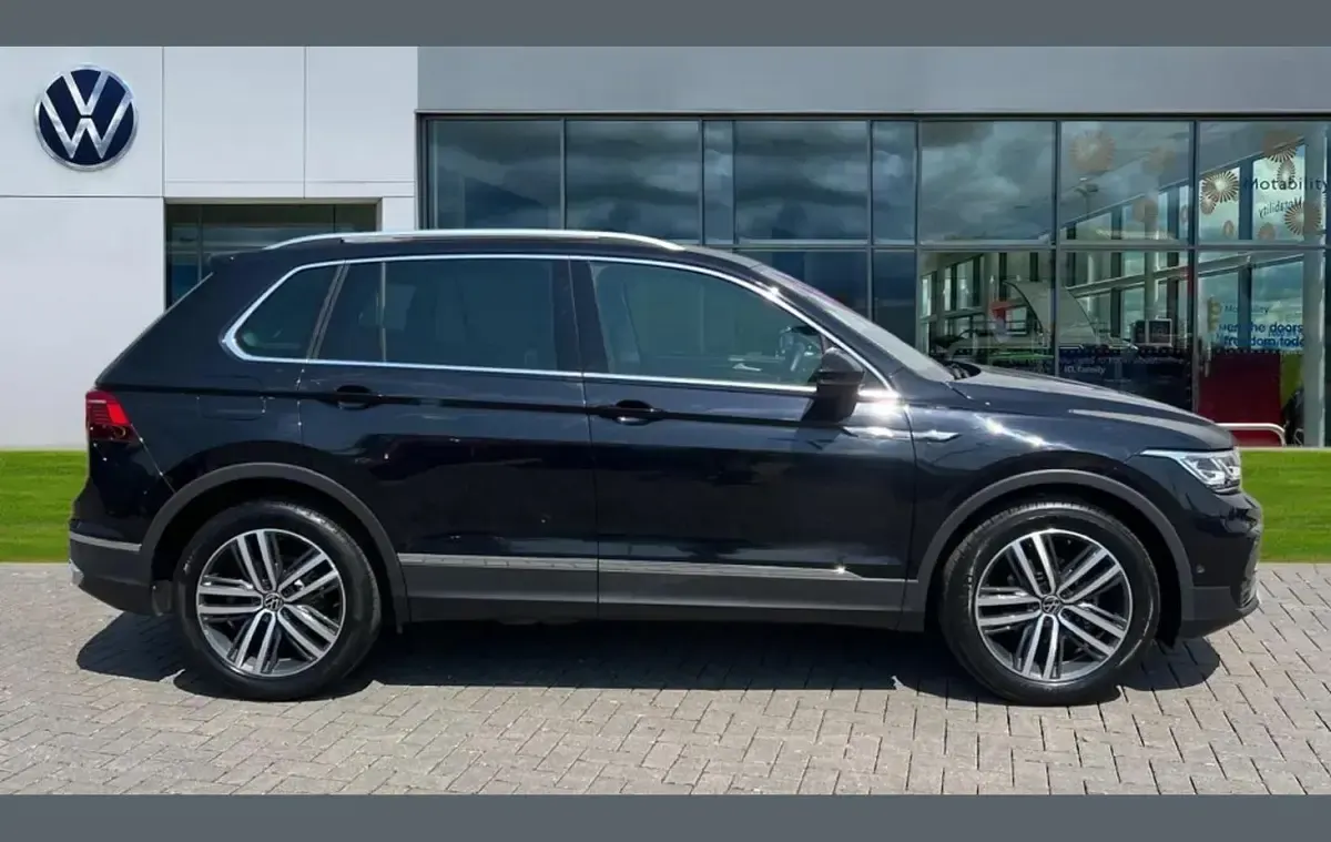 Used VW Tiguan Elegance 150 HP (110 kW) 2022 Black SUV
