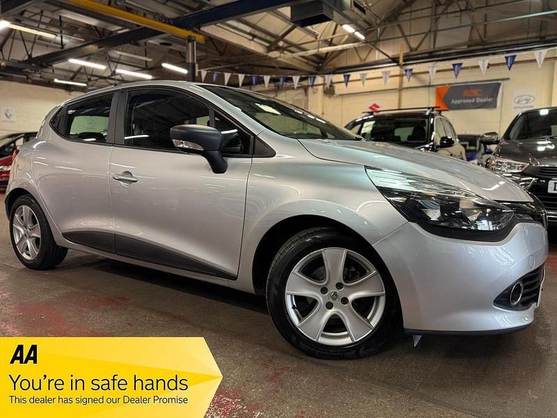 Silver Used 2016 Renault Clio IV Play Hatchback | £6,989 (Fair price) - Image 1/4
