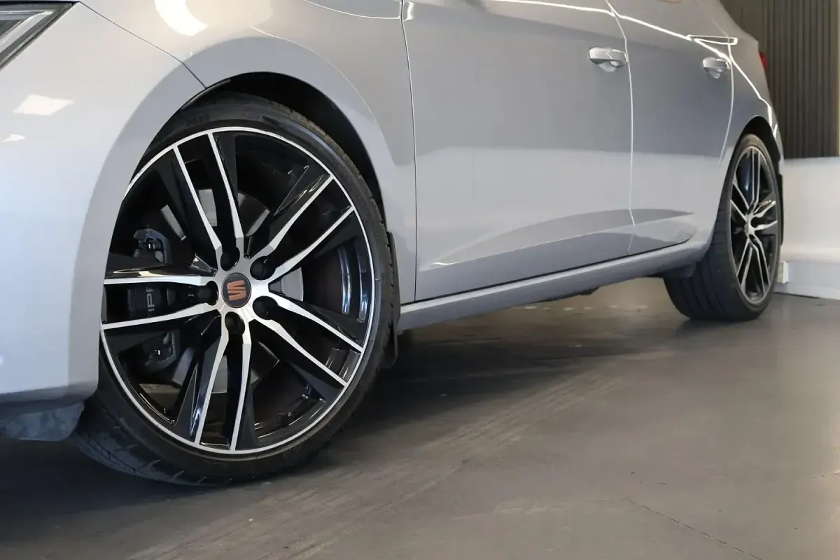 Used Seat Leon Cupra 290 290 HP (213 kW) 2019 Silver Hatchback