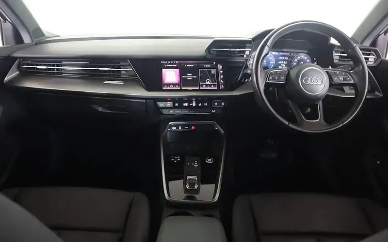 Used Audi A3 Sportback e-tron Sport 204 HP (150 kW) 2022 White Hatchback