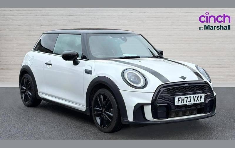 Usado Mini Cooper Premium 134 HP (98 kW) 2024 Branco Citadino