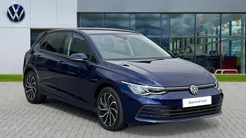Used VW Golf VIII Life 130 HP (95 kW) 2023 Atlantic blue metallic