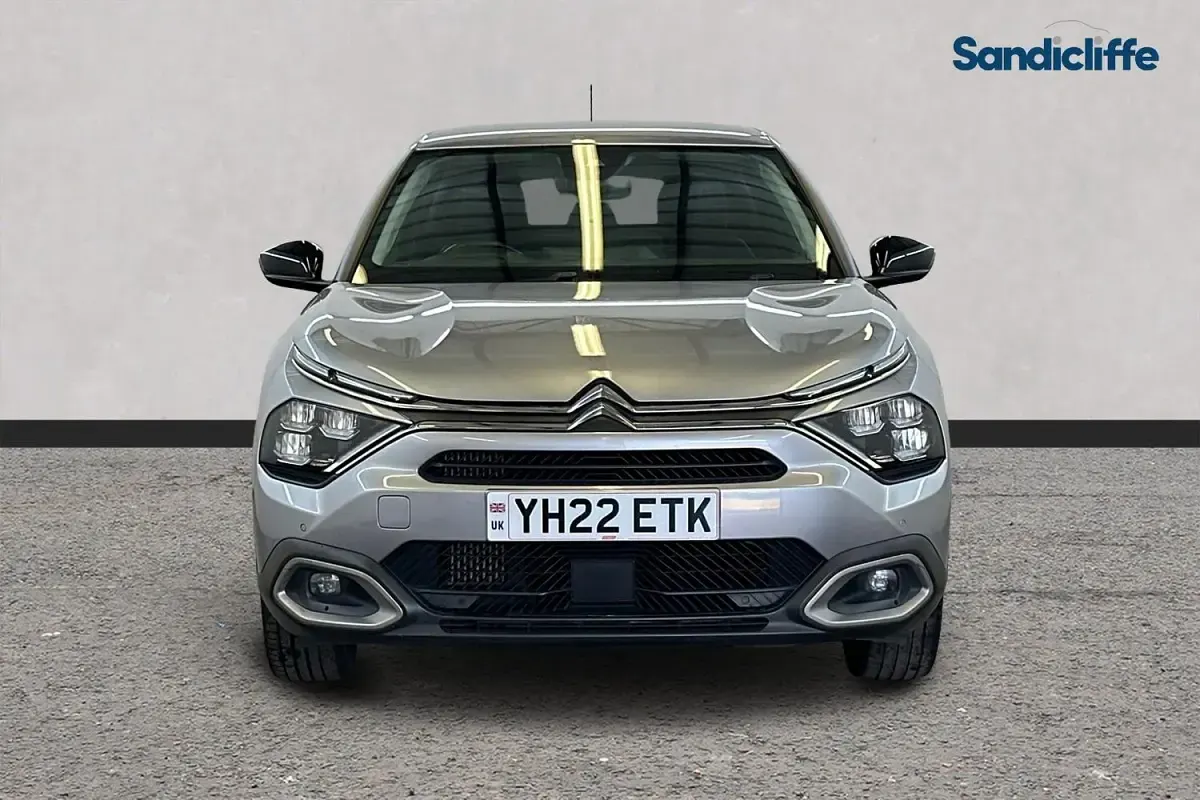 Used Citroën C4 Shine 110 HP (80 kW) 2022 Grey Hatchback
