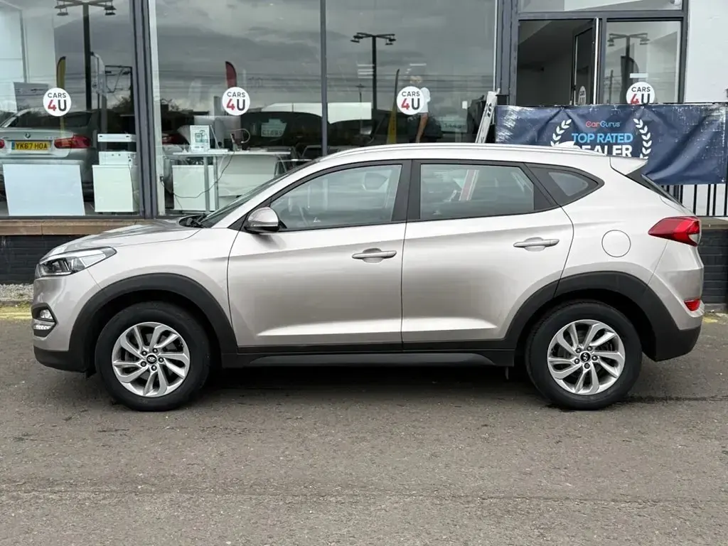 Used Hyundai Tucson SE 132 HP (97 kW) 2015 Beige SUV