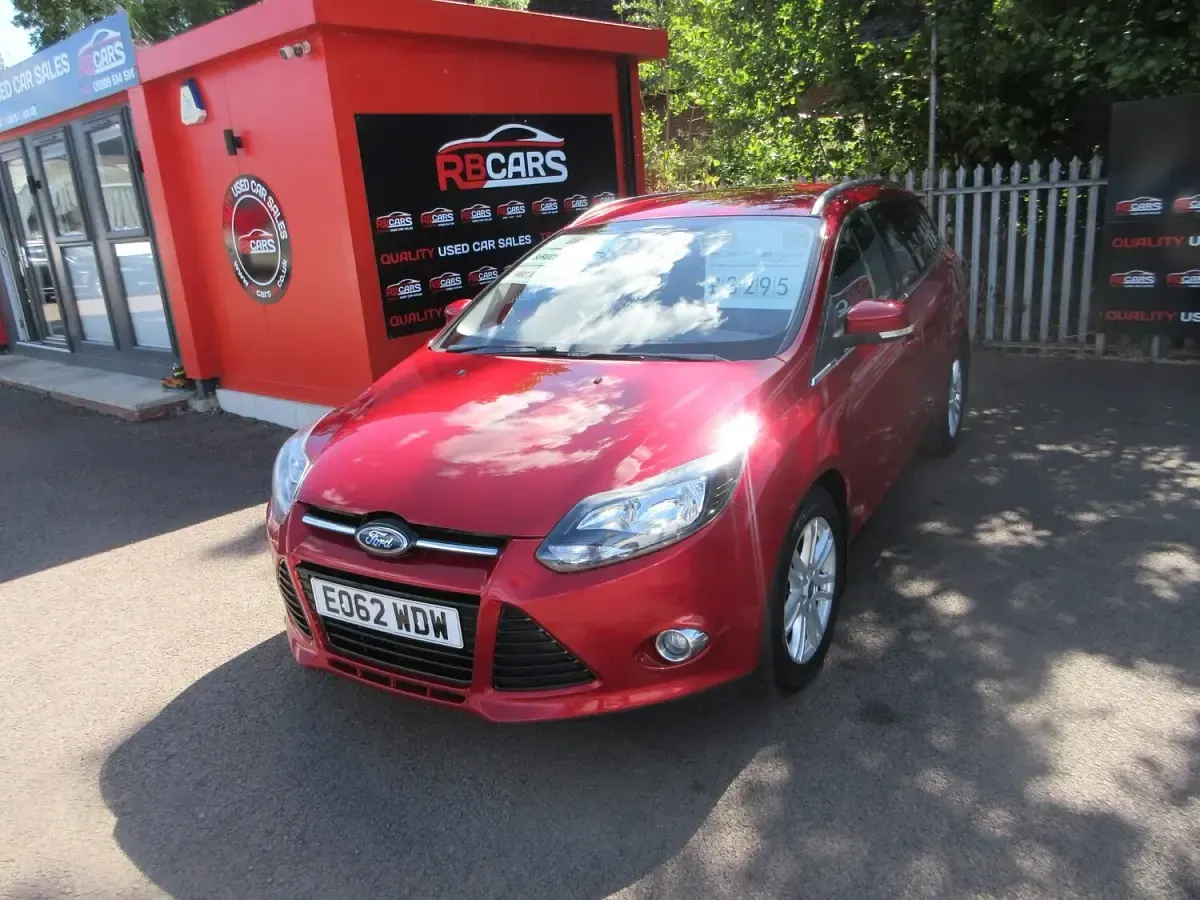 Used Ford Focus Titanium 115 HP (84 kW) 2012 Red Estate