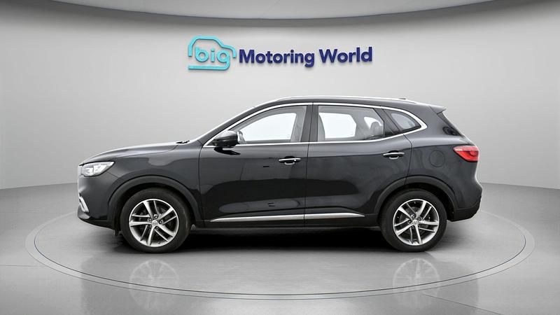 Used MG HS Exclusive 255 HP (187 kW) 2021 Black SUV