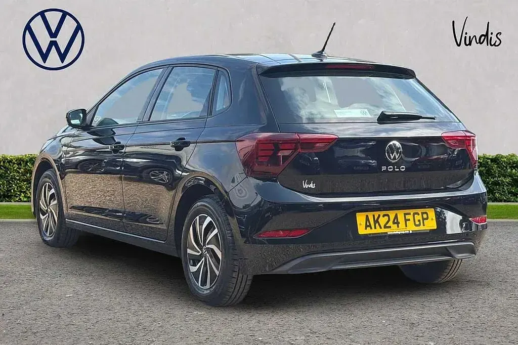 Used VW Polo Life 95 HP (69 kW) 2024 Black Hatchback