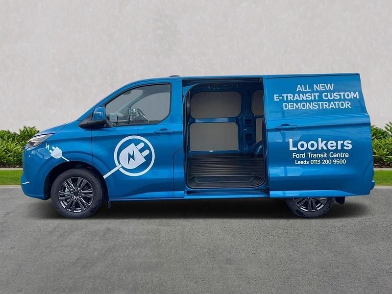 Used Ford E-Transit Limited 100 kW (136 HP) 2024 Blue Van