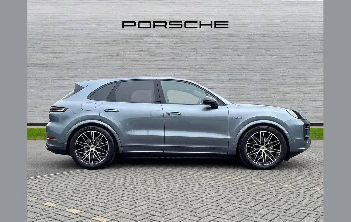 New Porsche Cayenne Black Edition 464 HP (341 kW) 2026 Grey SUV