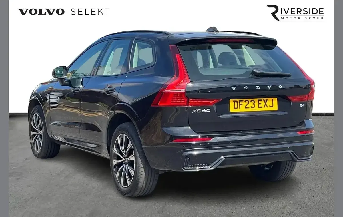 Used Volvo XC60 Plus 197 HP (144 kW) 2023 Onyx black SUV