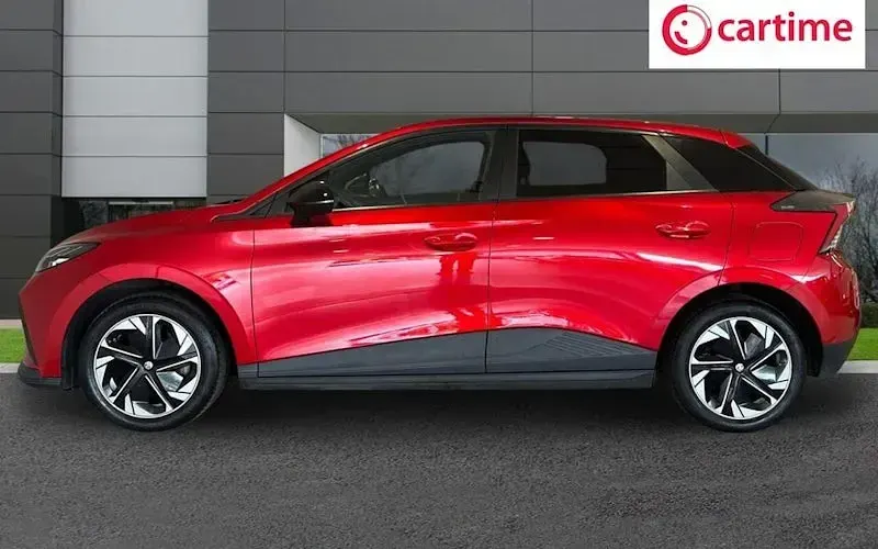 Used MG MG4 EV SE 125 kW (170 HP) 2022 Red Hatchback