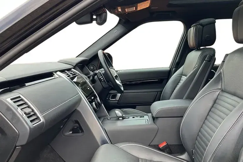 Used Land Rover Discovery HSE Dynamic 300 HP (220 kW) 2022 Santorini black SUV