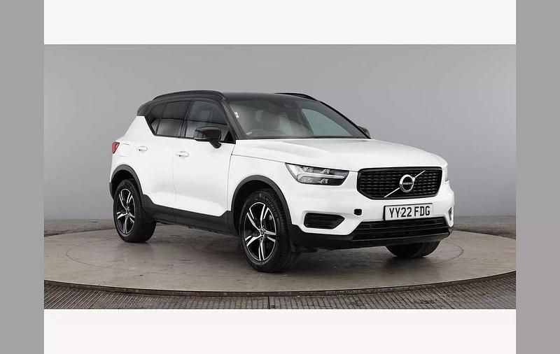 White Used 2022 Volvo XC40 R-Design SUV | £22,000 (Fair price) - Image 1/4