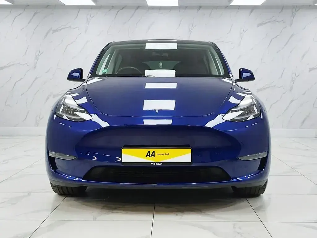 Begagnad Tesla Model Y 282 kW (384 HK) 2022 Blå SUV