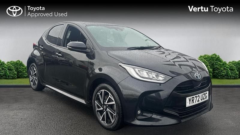 Used Toyota Yaris Hybrid Design 116 HP (85 kW) 2023 Black Hatchback