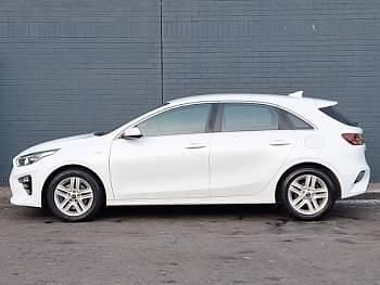 Used Kia Ceed 2019 White Hatchback