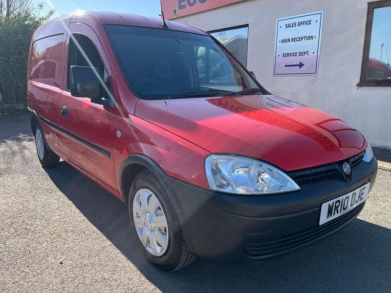 Used Vauxhall Combo 75 HP (55 kW) 2010 Red MPV