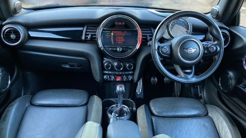 Used Mini John Cooper Works 228 HP (167 kW) 2017 Red Hatchback
