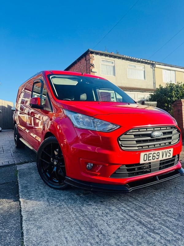 Red Used 2019 Ford Transit Limited Van | £9,250 (Expensive) - Image 1/4