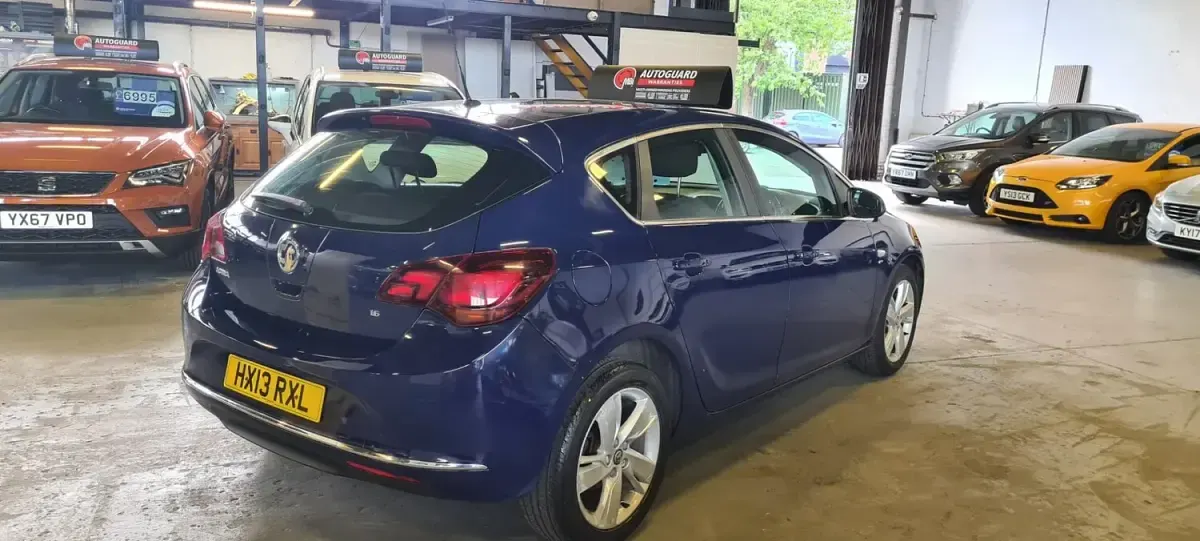 Used Vauxhall Astra SRi 115 HP (84 kW) 2013 Blue Hatchback