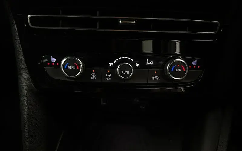 Used Vauxhall Mokka Ultimate 100 kW (136 HP) 2023 White SUV