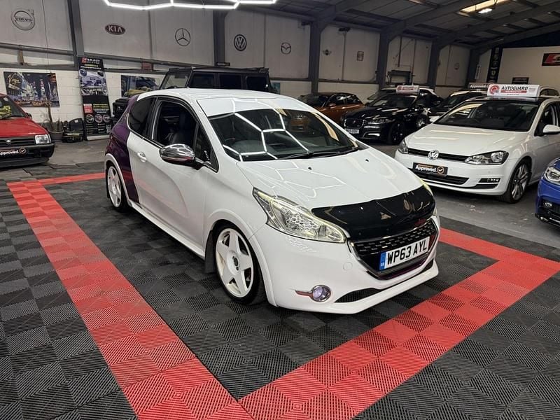 White Used 2013 Peugeot 208 GTi Hatchback | £4,495 (Fair price) - Image 1/4