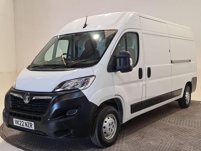 Used Vauxhall Movano Edition 140 HP (102 kW) 2022 White