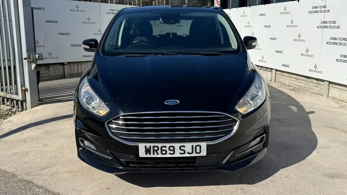 Used Ford S-MAX Zetec 150 HP (110 kW) 2019 Black MPV