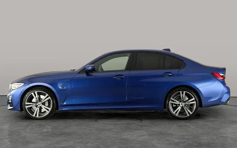 Used BMW 330e M Sport 292 HP (214 kW) 2022 Blue Sedan