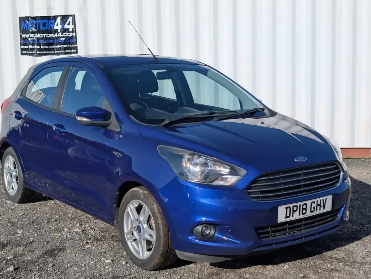 Usado Ford Ka Plus Zetec 70 HP (51 kW) 2018 Azul Citadino