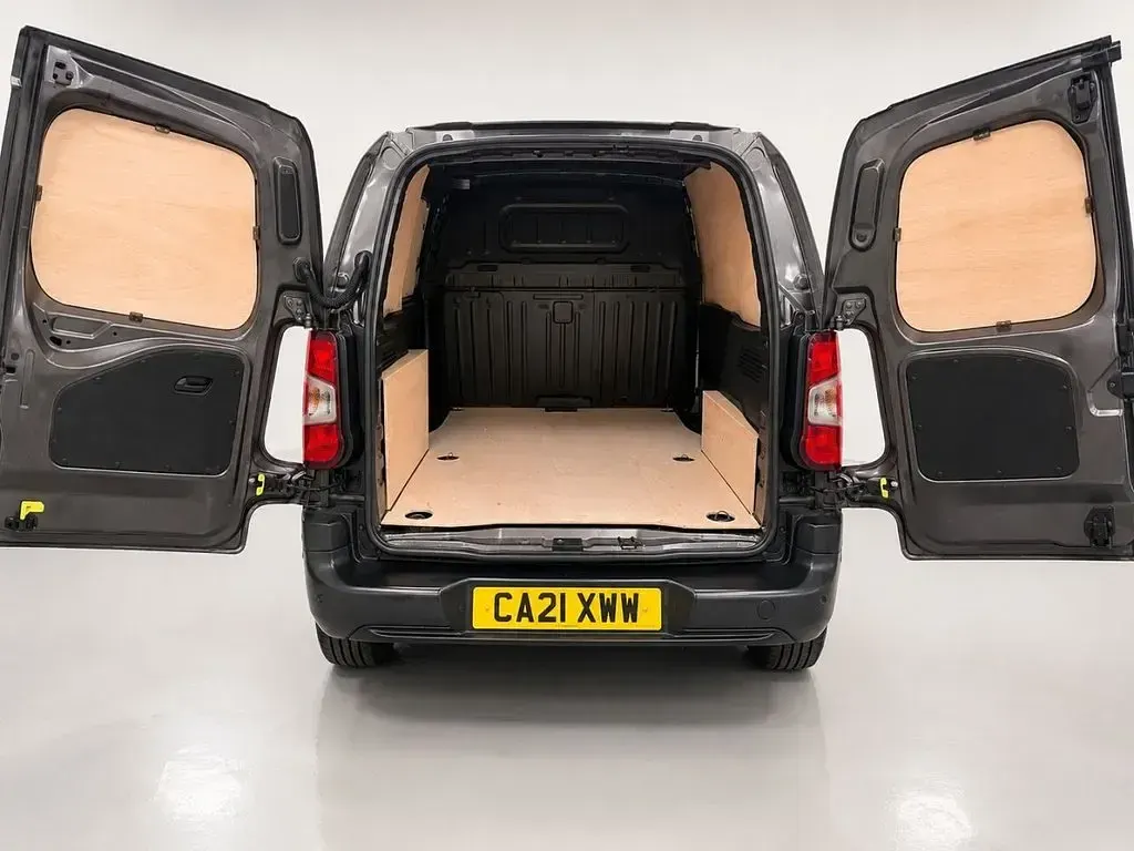 Used Citroën Berlingo PureTech 110 HP (80 kW) 2021 Grey MPV