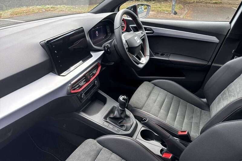 Image 2/4